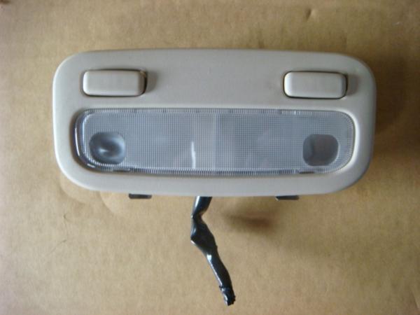 【2352】平成17年式 AZT240 プレミオ ルームランプ拍卖