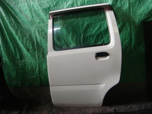 【2439】平成11年式 ワゴンR MC11S 26U ホワイト 白 左リアドア 左後ろドア 68004-76F01拍卖