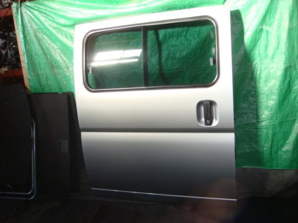 【2461】平成15年式 キャラバン QE25 ダイヤモンドシルバーメタリック KY0 右スライドドアー H2100-VW0AM拍卖