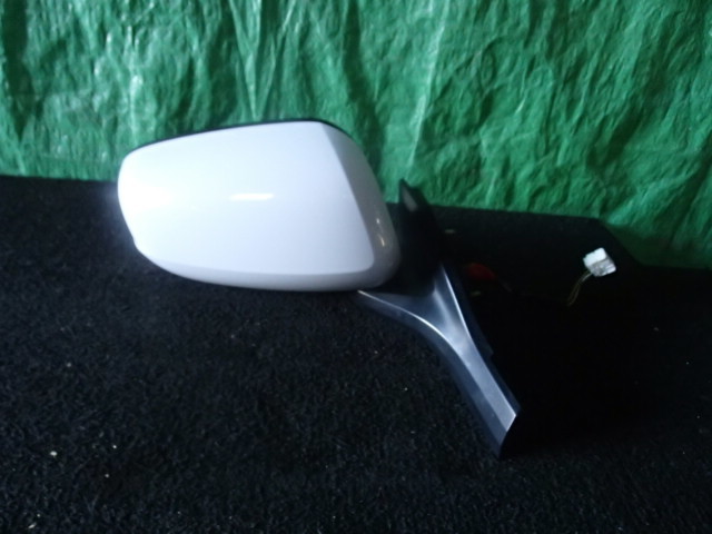 【2511】インサイト 平成21年式 DAA-ZE2 右ドアミラー 右DM 拍卖