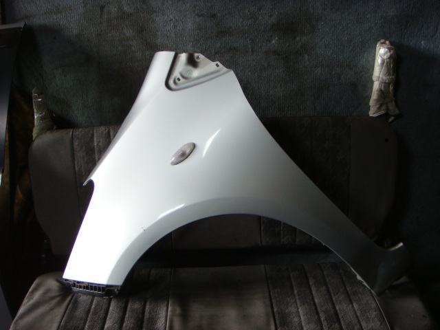【2357】 ヴィッツ KSP90 1E7 シルバー 左フェンダーパネル 53812-52210拍卖