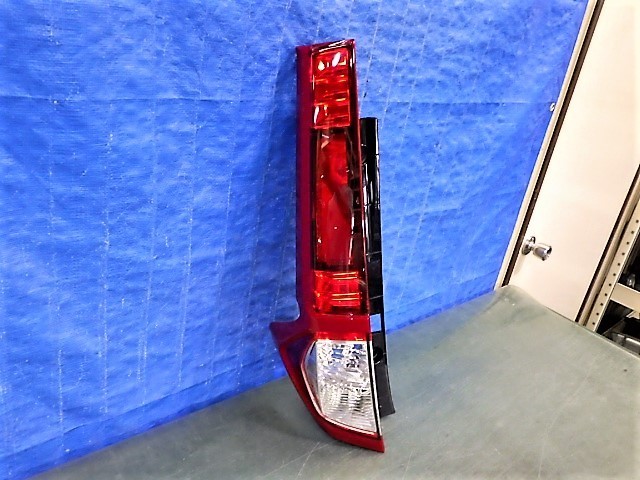 S428 ルーミー カスタム M900A M910A 左テール 220-69047 美品拍卖