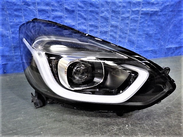 3515 フィット GR1 GR2 GR3 GR4 GR5 GR6 GR7 GR8 右ライト LED W4395 美品拍卖