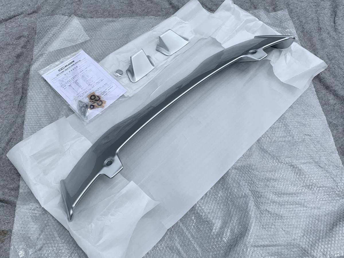 未使用♪ GK フィット用 無限製 リアウイング リヤルーフスポイラー FIT3 リヤスポイラー リアスポイラー リヤウィングスポイラー GP MUGEN拍卖