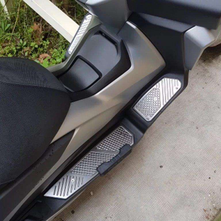 オートバイcncアルミforza300カーパッドカバーフットレストフォルツァ足パッドフットレストfootpadsマットプ拍卖
