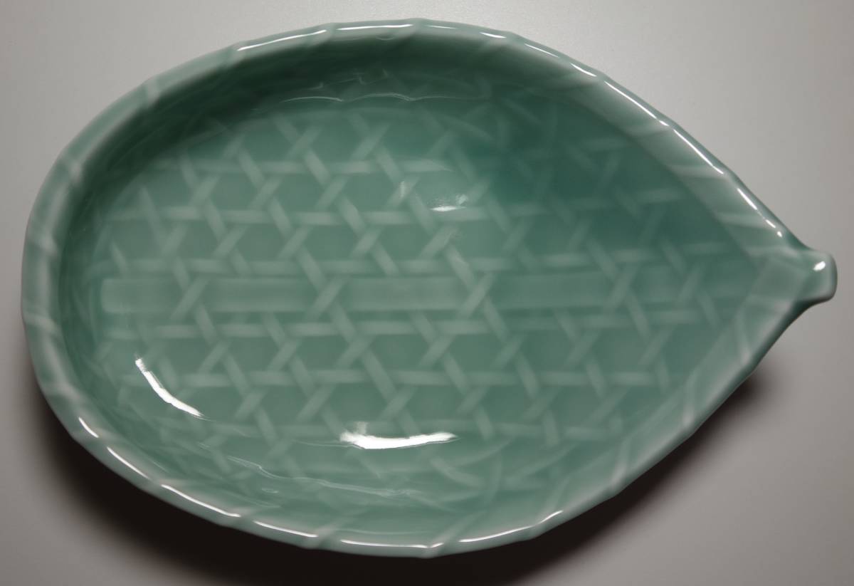 伝統工芸 KOSEN 高級茶菓子青磁皿 ザ・オリエントビューティー 鍋島青磁拍卖