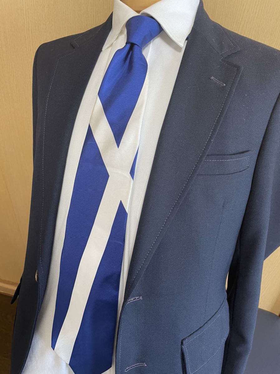 【未使用】TieRackイタリア製 フィンランド柄プリントネクタイ 高級シルク 大剣約9.5cm ブルーホワイト タイラック拍卖