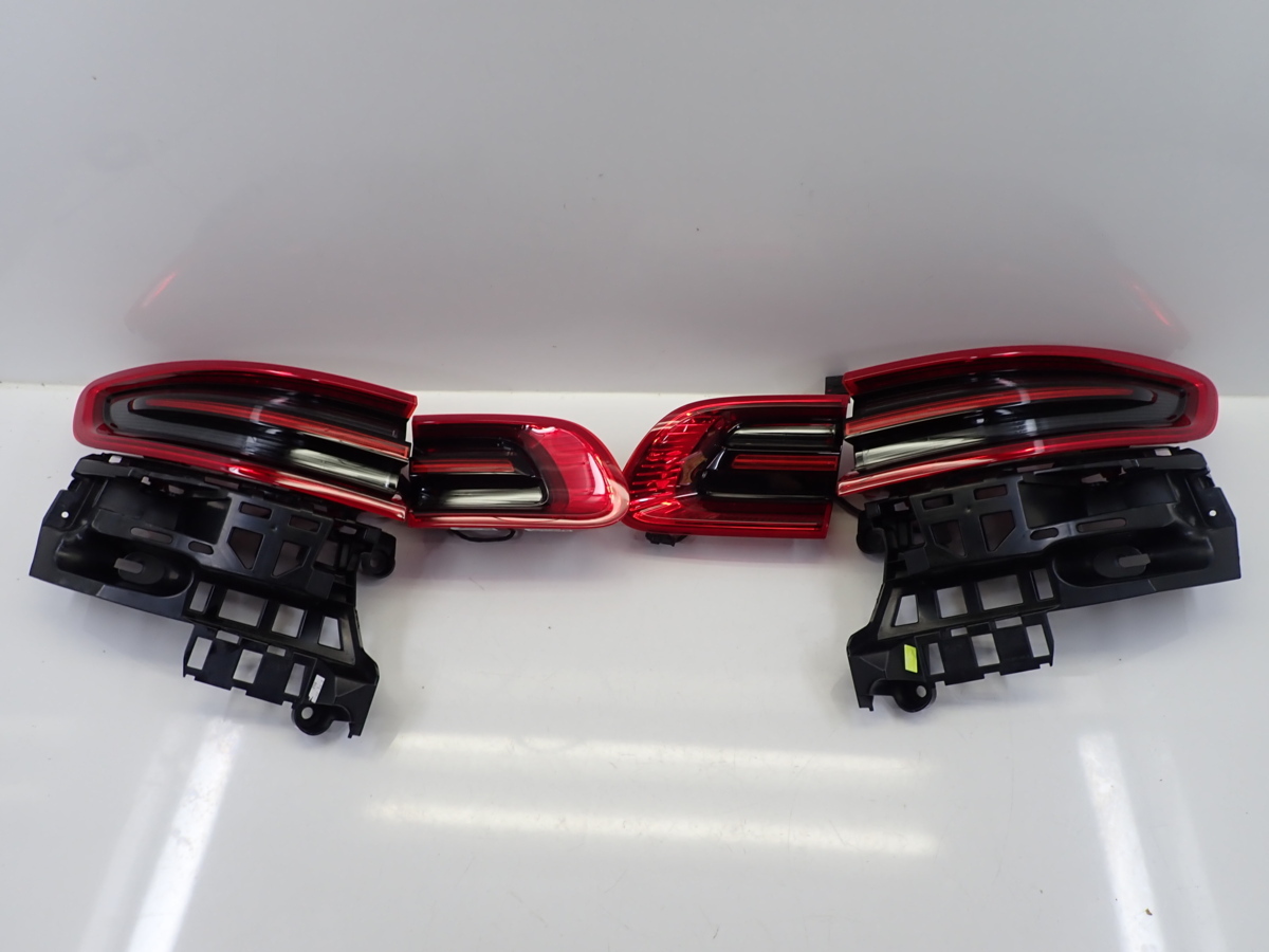 202831-J325 美品磨き済み ポルシェ 95B マカン 4点セット テールランプ フィニッシャー ガーニッシュ 左右 95B945096 T95B004拍卖