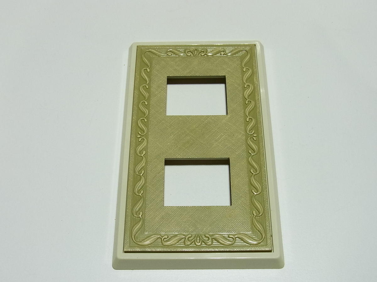 ■■【即決】稀少! 生産終了品! 昭和レトロ 松下電工 National (現Panasonic) スイッチプレート 2コ用 WN7002F 未使用品!拍卖