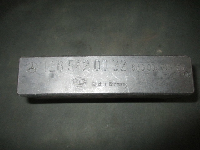 ■ベンツ W124 W126 W201 ライトコントロールユニット モジュール 中古 1265420032 部品取あり ヘッドライト ランプ リレー ボディ サム■拍卖