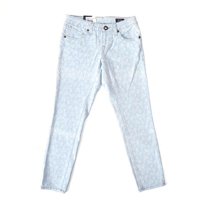 アウトレット品 VOLCOM ボルコム グラフィック クロップド スキニー デニムパンツ B1911402 W25 総柄 ジーンズ レディース拍卖