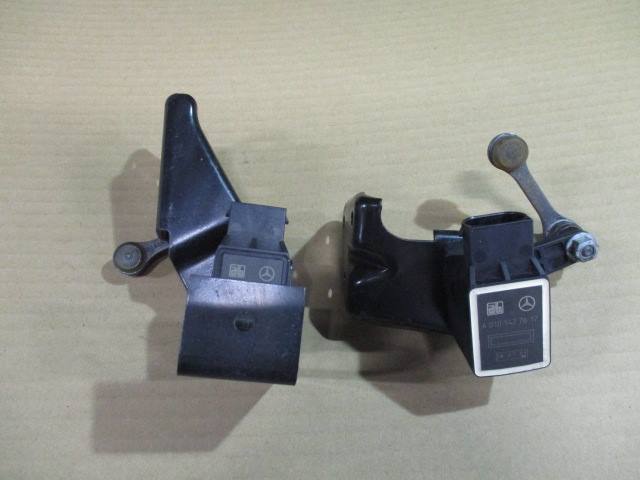 【A37793】◇ ベンツ ビアノ 639811 左右 リア ハイトセンサー拍卖
