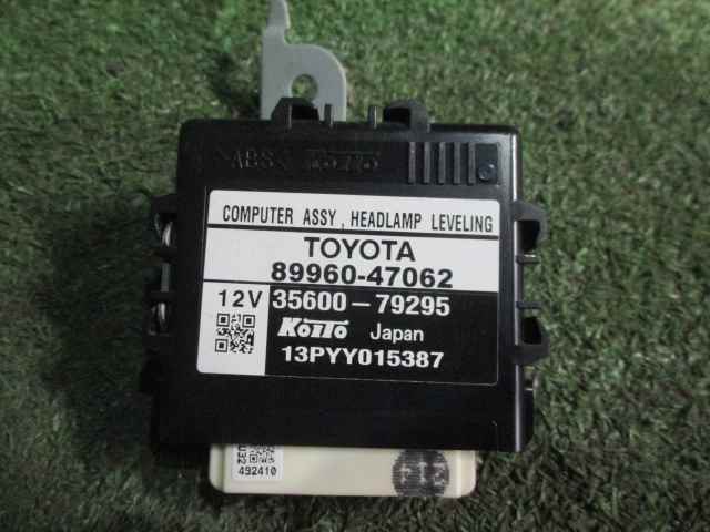 【A47944】◇ プリウス ZVW30 レベライザー CPU 89960-47062拍卖