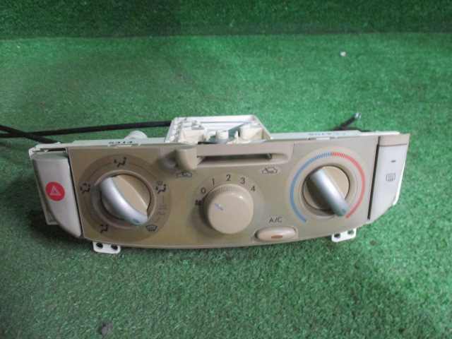 【A46117】◇ R2 RC1 エアコンスイッチ 72311KG000拍卖