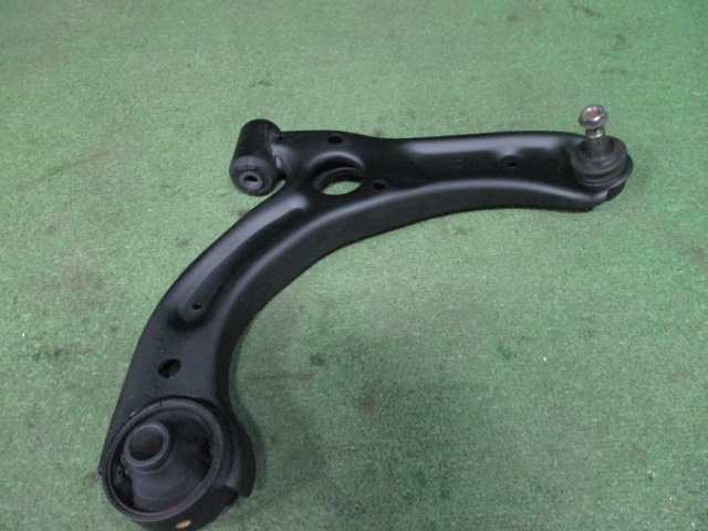 【A28489】◇ ミラココア L675S 右 フロントロアアーム拍卖