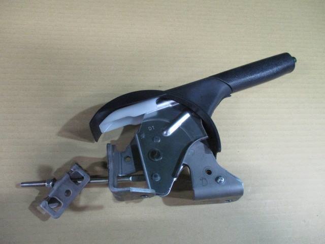 【A35099】◇ アクア NHP10 サイドブレーキレバー拍卖