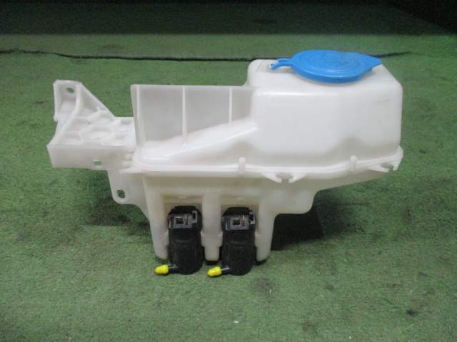 【A28144】◇ エブリィバン DA64V ウォッシャータンク 38400-68H1拍卖