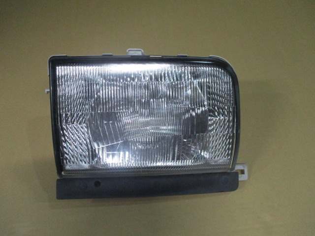 【A29872】◇ 日産 アトラス SN2F23 右 ヘッドライト拍卖
