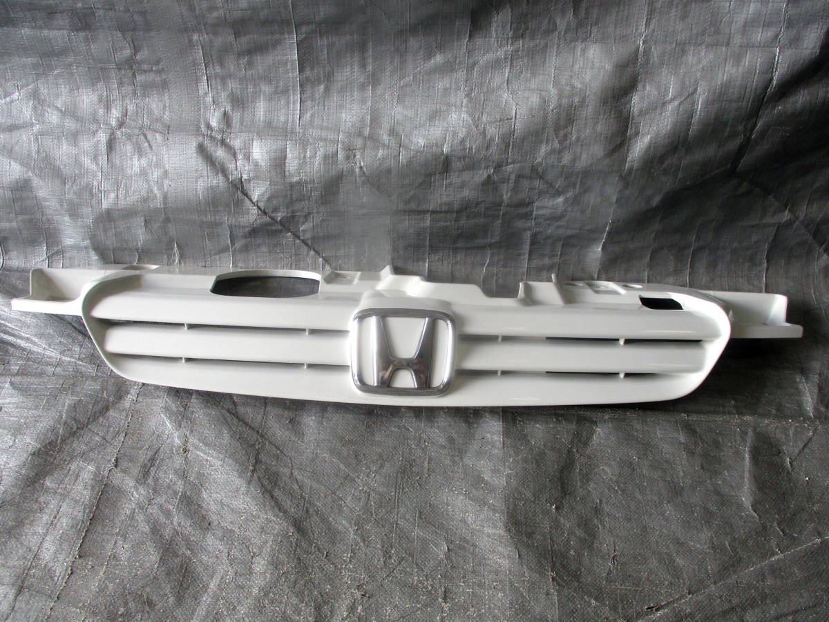 ●●2206-72L スタート即決! GA4 GA6 CAPA キャパ 前期 純正 フロントグリル 白 71120-S2GA-00拍卖