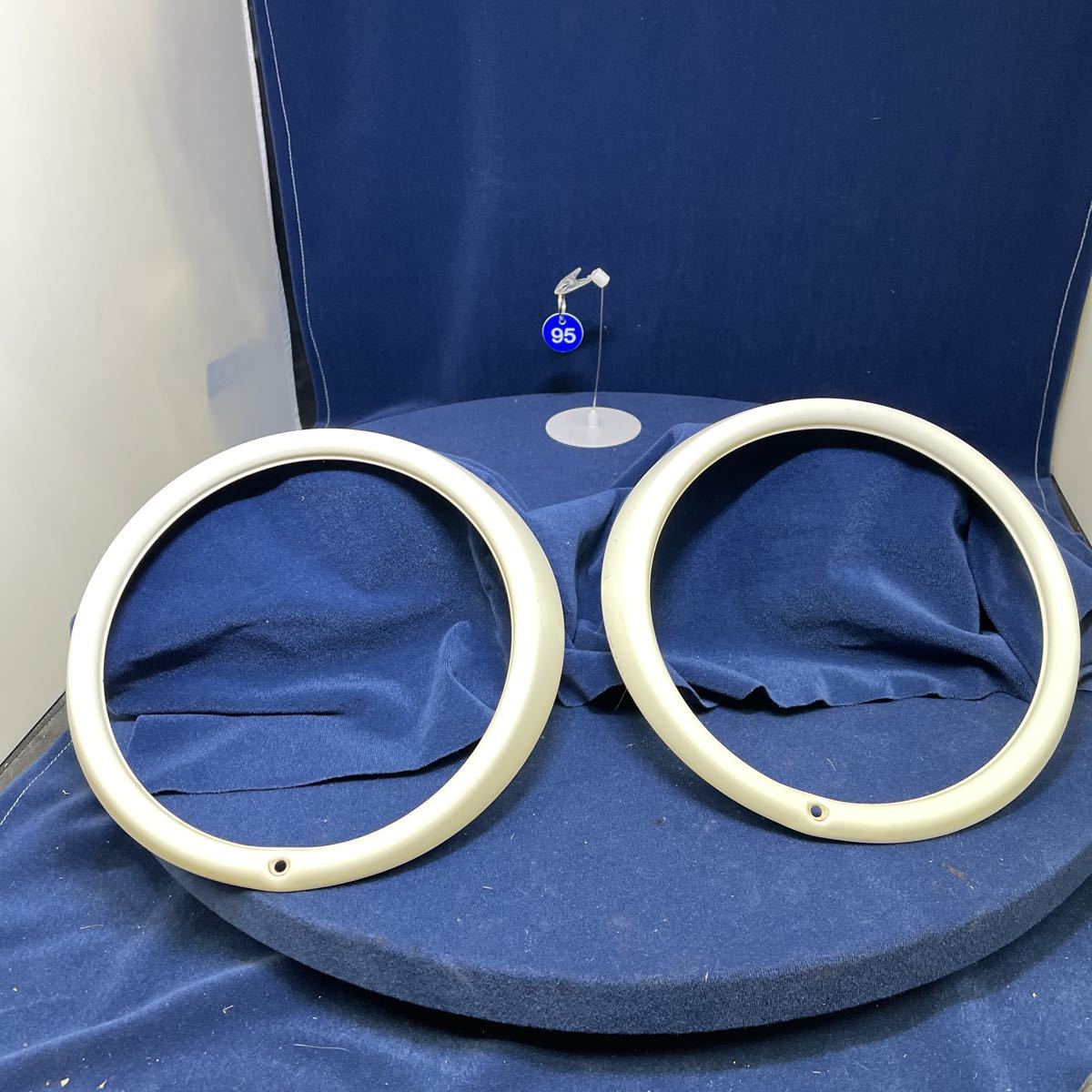 空冷フォルクスワーゲン当時物ヘッドライトリム・色ホワイト67〜73.NO.NO.95拍卖