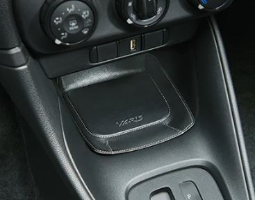 トヨタ純正 コンソールトレイ (本革) ヤリス MXPH10/15・MXPA10/15・KSP210拍卖