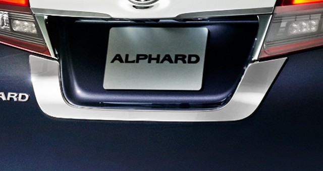 トヨタ純正 メッキリヤライセンスガーニッシュ アルファード 30系前期拍卖