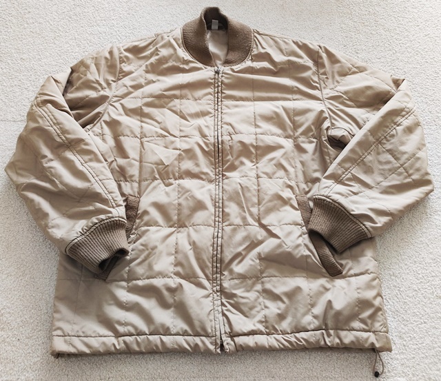 Lサイズ UNIQLO ユニクロ 長袖 中綿 ジャンバー フルジップ ベージュ拍卖