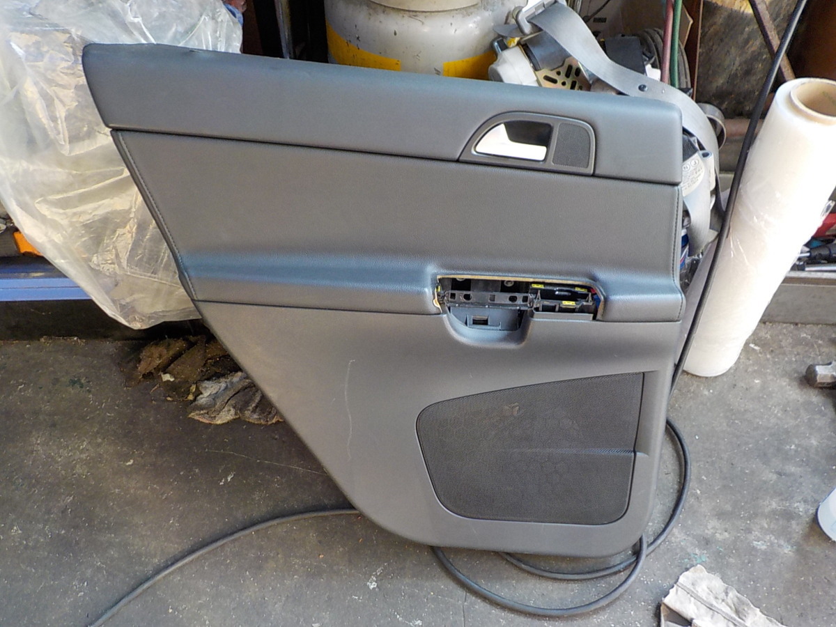 ボルボ V50 MB5244 純正 リア 左 ドア内張り拍卖