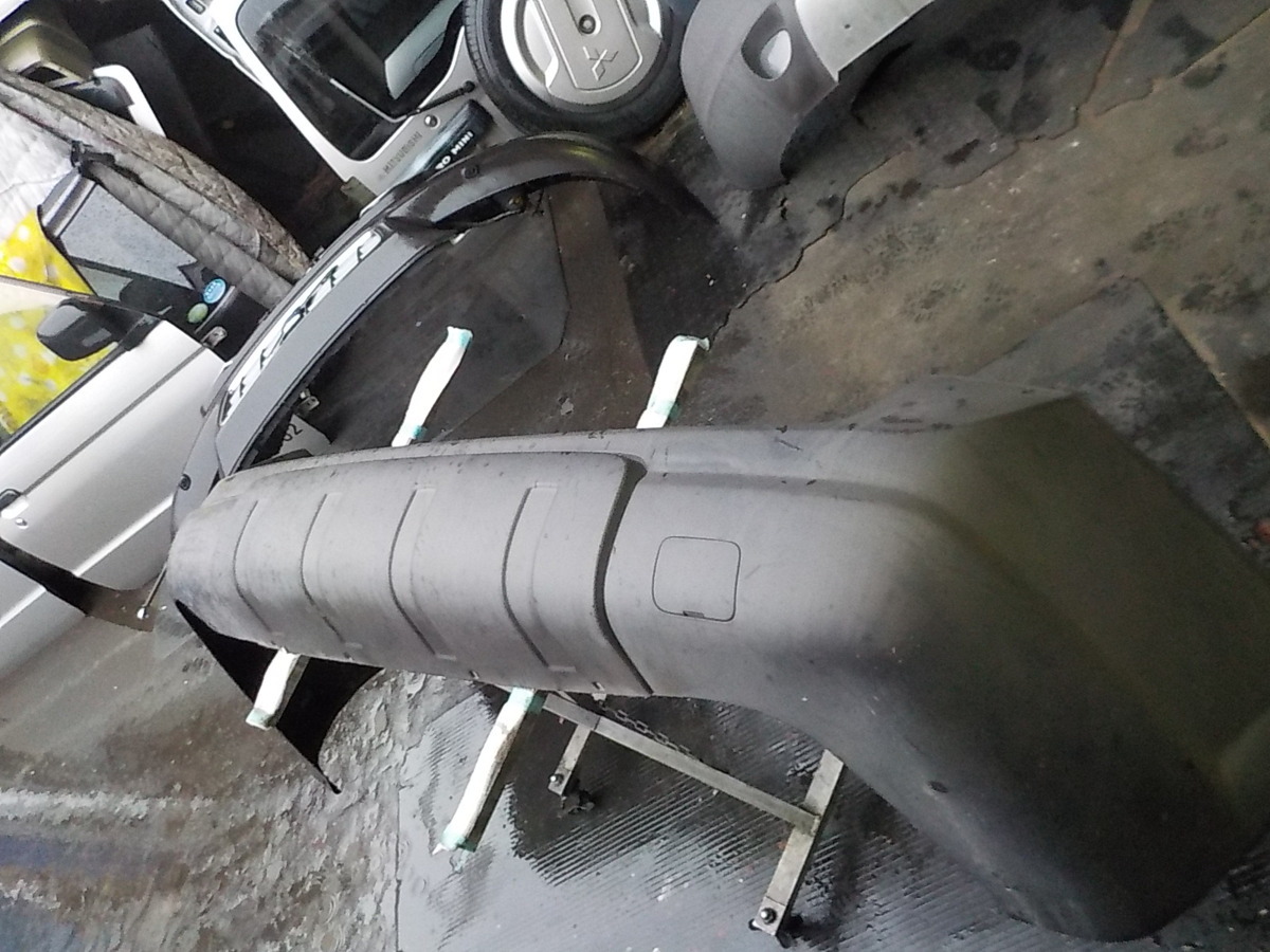 ボルボ XC70 純正 リアバンパー 送料はシステム上 無料 と表示されますが西濃着払い発送です。拍卖