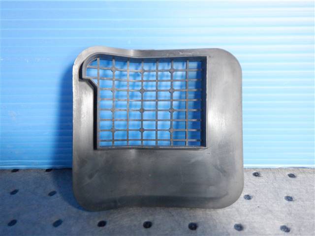 KZJ78W 70系 ランクルプラド ヒーターダクトホールカバー 557921-90K00拍卖