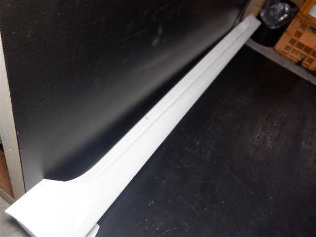 ZVW50 プリウス 純正 右 サイドステップ ロッカーモール拍卖