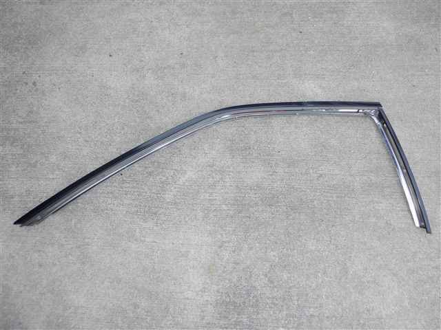 33628 日産 ウィンドウモール リテーナー 助手席側 スカイライン GT-R BNR32拍卖