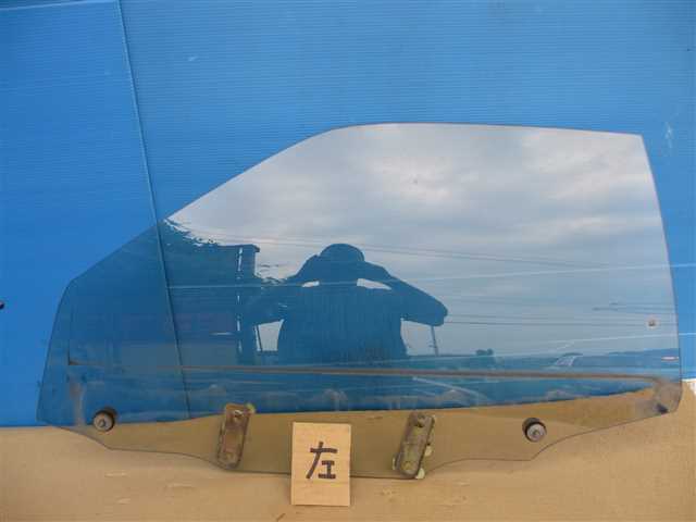 33379 助手席側 左 ドア ガラス ブラウン R31 スカイライン拍卖