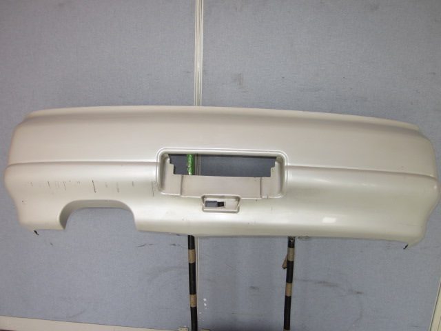 7272 ニッサン HR33 GTSXG4 スカイライン リアバンパー ホースメント付き 85022-15U00拍卖