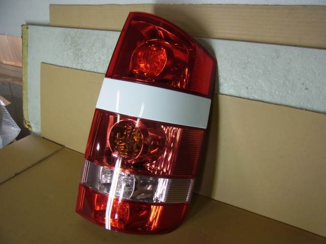 Ay良品カラー040 右 テール ランプ AZR65G ノア拍卖