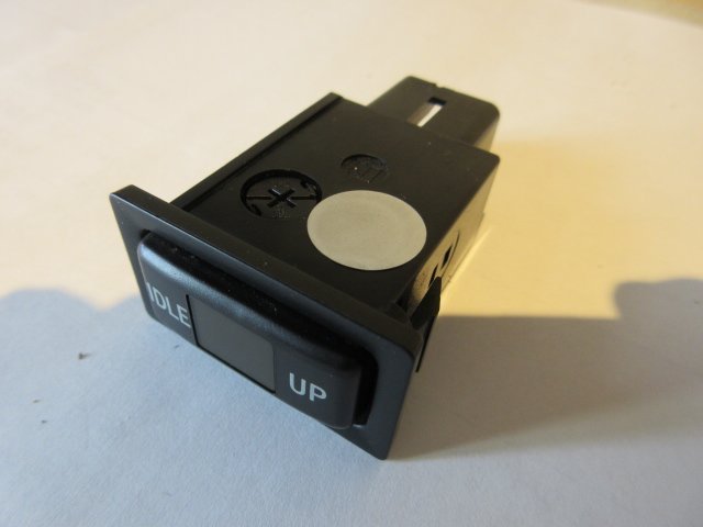 アイドルアップ 作動OK! スイッチ アイドル エンジン ランクル プラド アイドルアップスイッチ KZJ78W H6年拍卖