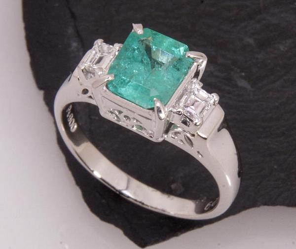 《質屋出品》Pt900★天然エメラルド1.16ct+ダイアデザインリング★C-2249拍卖