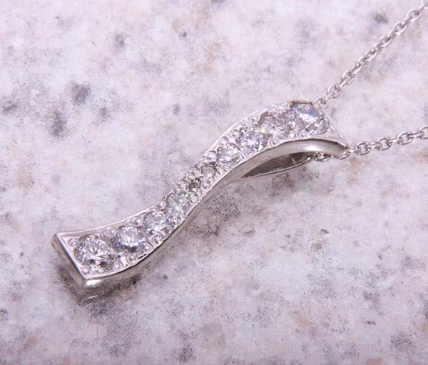 《質屋出品》Pt850/900★天然ダイアモンド0.29ctペンダントネックレス★C-3675拍卖