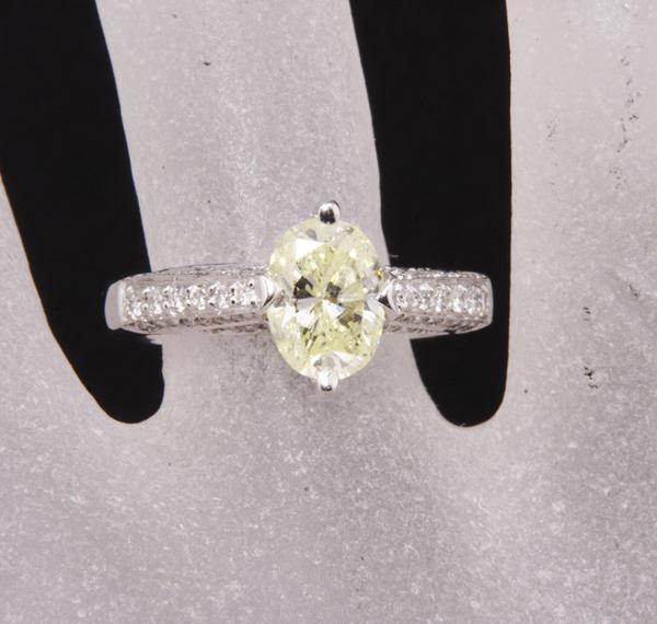 《質屋出品》Pt900★1.349ctの豪華な天然ダイアモンドリング★k-3399拍卖