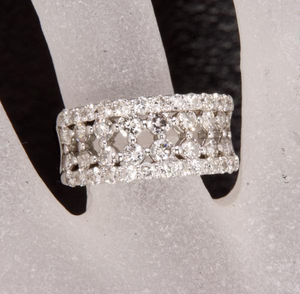 《質屋出品》Pt900★天然ダイアモンド2.00ctのデザインリング★k-3290拍卖