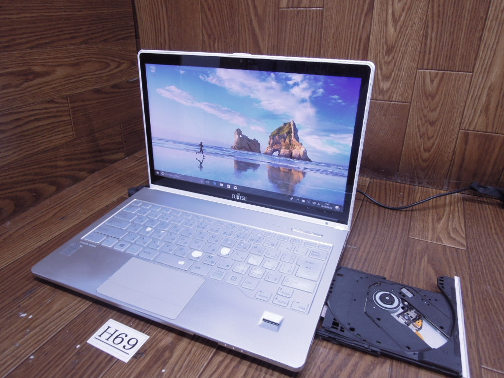 H69☆WEBカメラ搭載★デザイン良★WQHD(2560X1440表示) 光沢13W液晶モバイル★Core i5★無線LAN★DVDRW★富士通★Life Book SH90/M拍卖
