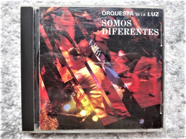 D【 ORQUESTA DE LA LUZ オルケスタ・デ・ラ・ルス / SOMOS DIFERENTES ディフェレンテス 】CDは4枚まで送料198円拍卖