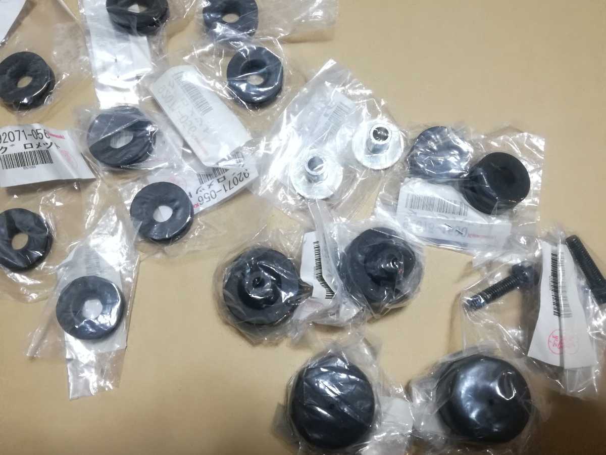 PAYPAY ゼファー400 ZEPHYR400 タンク ゴム ラバー固定 サイドカバーゴム グロメット ゴム KAWASAKI 純正 新品 ゼファー550拍卖