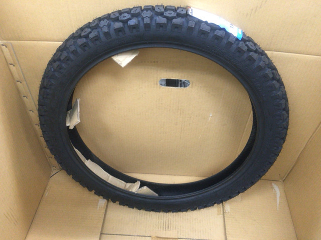 新品XLR250R バハ等フロントタイヤシンコ―300-21 T/T+チューブ送料別1本+1本拍卖