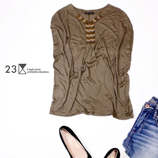 ☆☆ 美品 オンワード樫山 23区 ☆☆ ゆったり綺麗め ビーズ付き ストレッチ カットソー 小さいサイズ 32号 春 夏 22C06拍卖