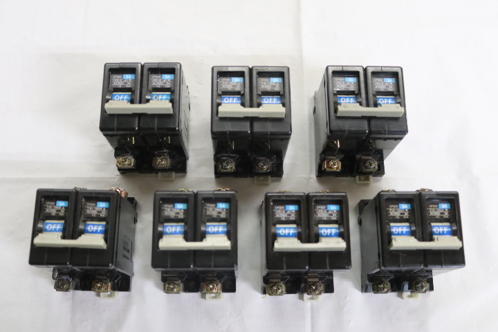 富士電機 サーキットプロテクタ CP32D 3A 7個セット 即決価格拍卖