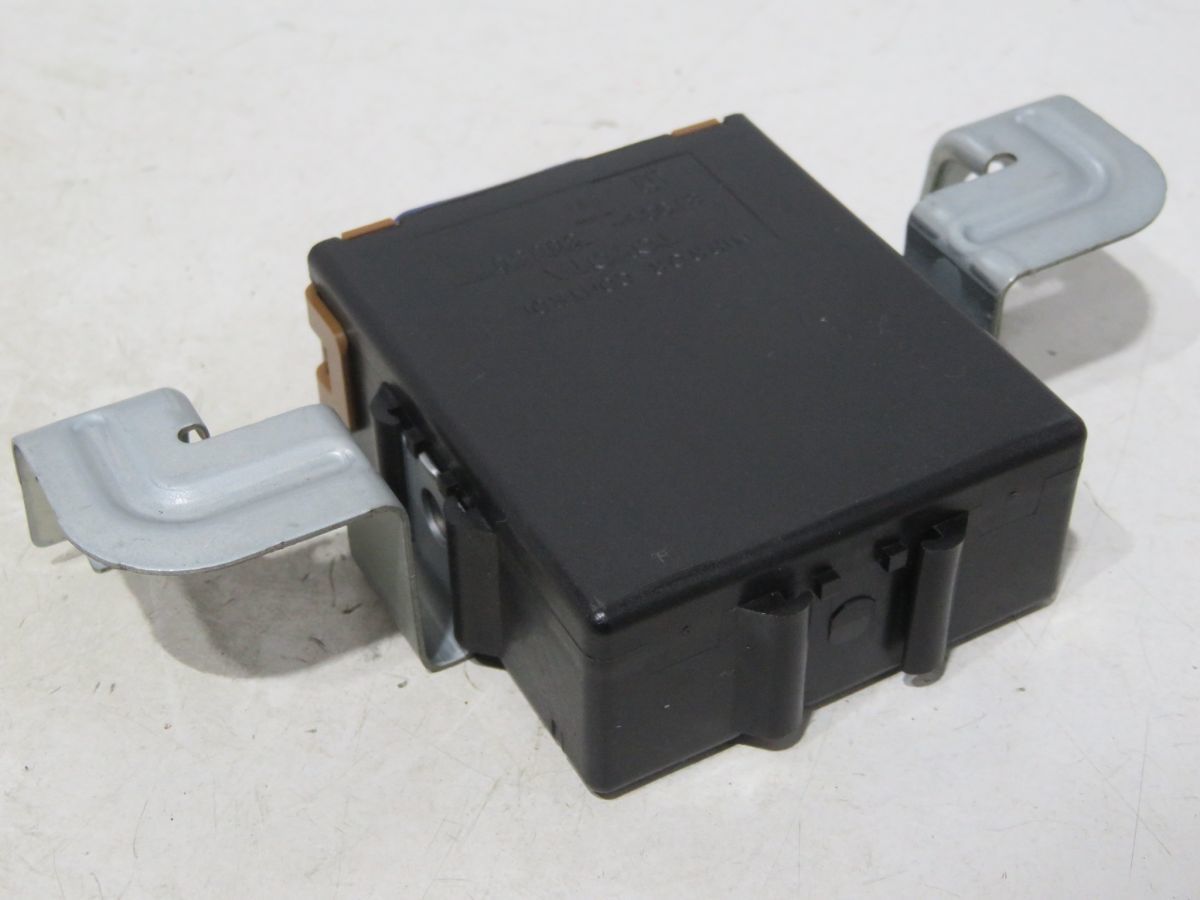 22-9-79   JZS14#  JZS147 アリスト  【 ミラーコントロールユニット コンピューター 87989-30030 】 拍卖