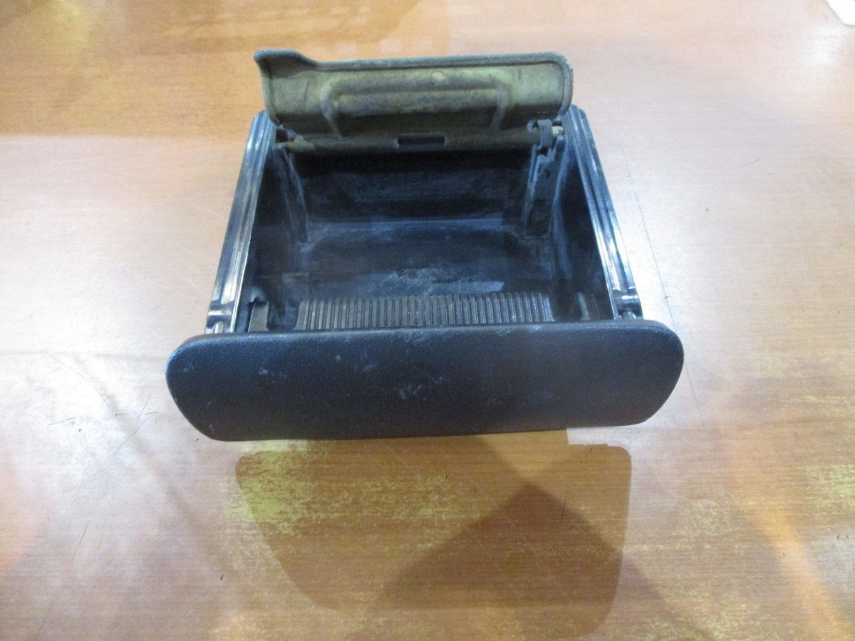 中古★ホンダ純正 ザッツJD1/JD2★灰皿 /アッシュトレイ グレー/灰色★77700-SCK-0030★送料レターパックプラス600円★即納拍卖