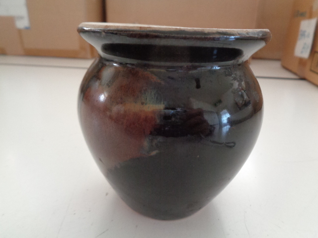 B196-60【1円~】 黒釉小壺 高さ9.5センチ アンティーク拍卖