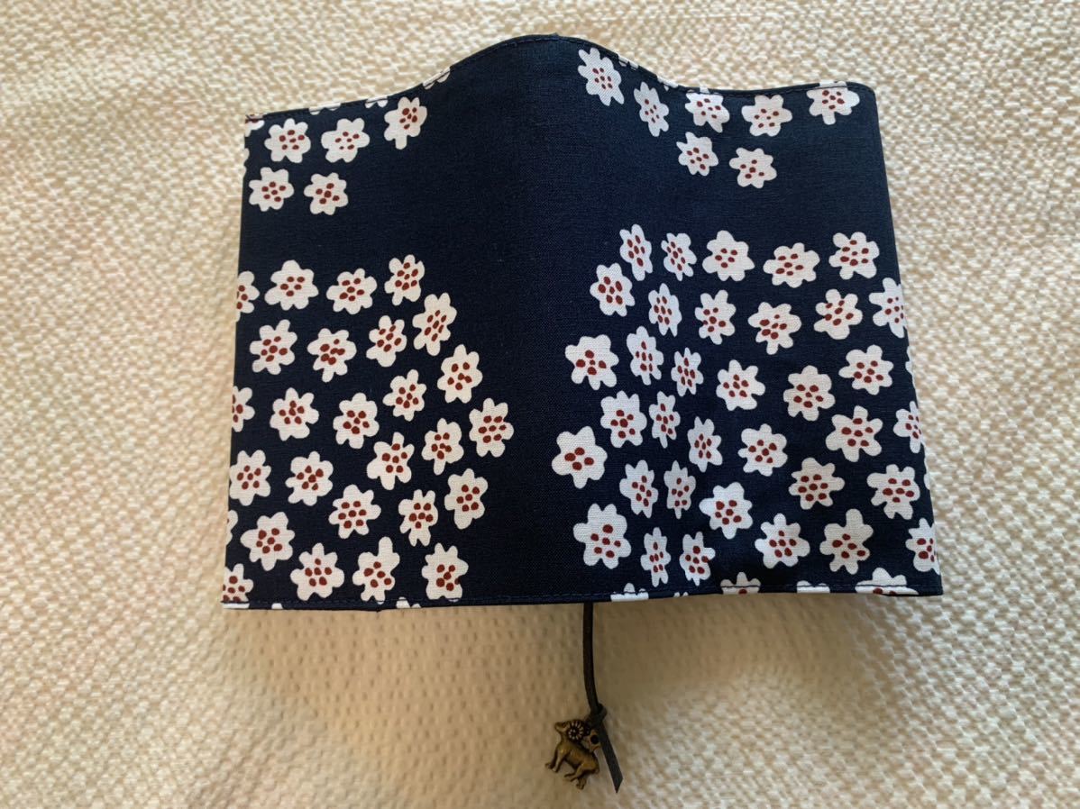 ブックカバー文庫本サイズ☆マリメッコ生地☆No.1148 Fin-20拍卖